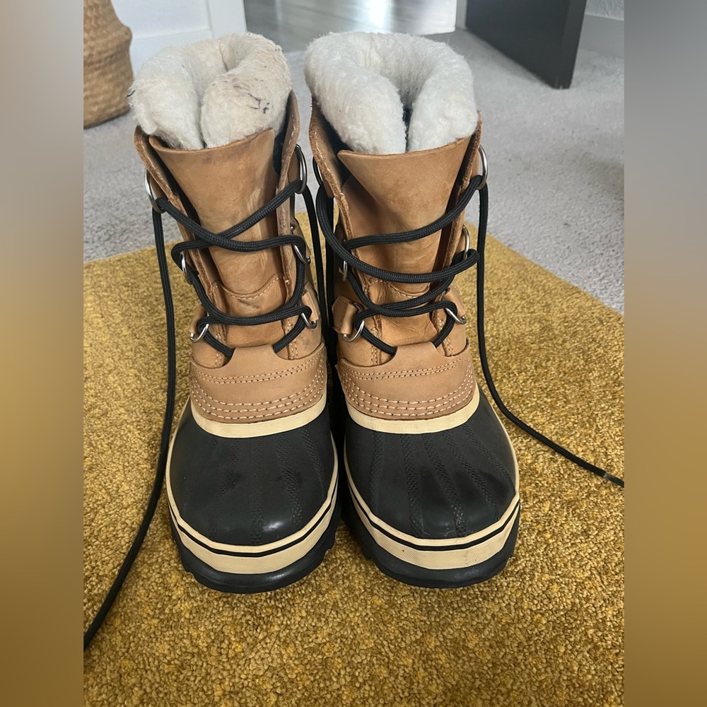 Kids size 4 Sorel Caribou winter boots